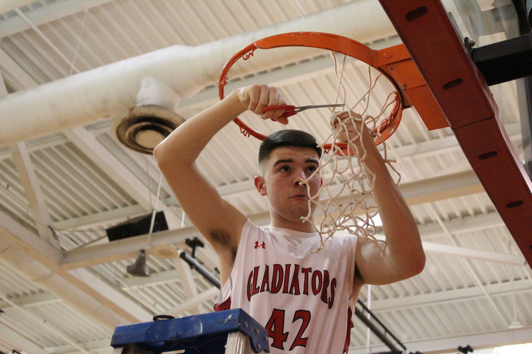 Riverheads boys basketball Region 1B championship win